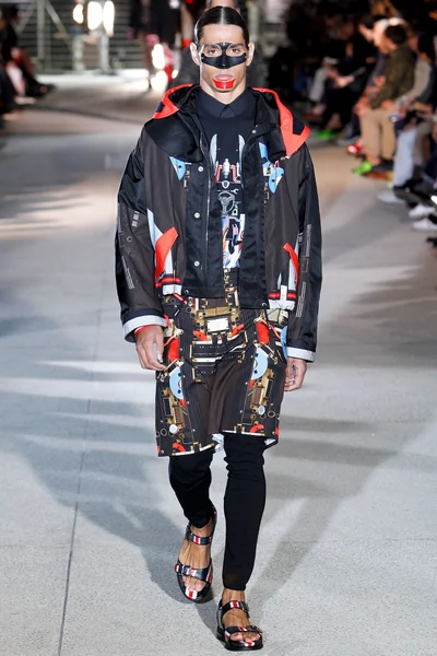 Look 37